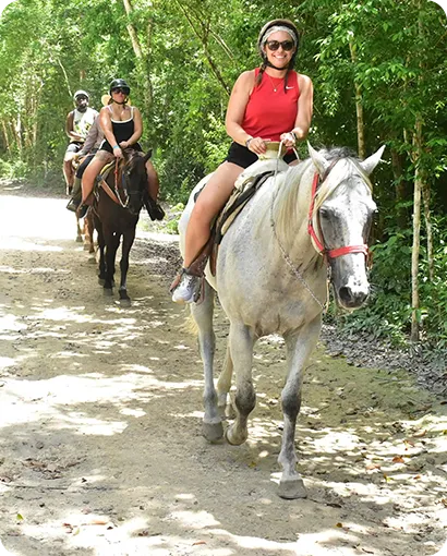 HORSEBACK RIDING JUNGLE TOUR